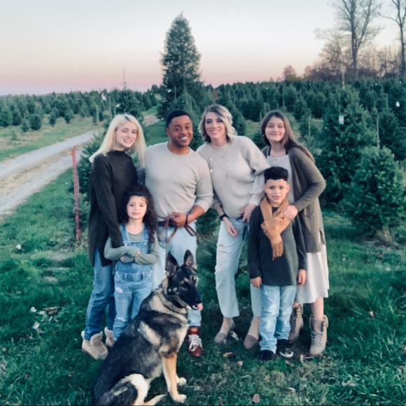 Meet your Posher, Lyndsi - Picture 1 of 1